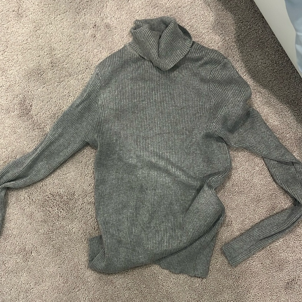 Grey turtleneck
